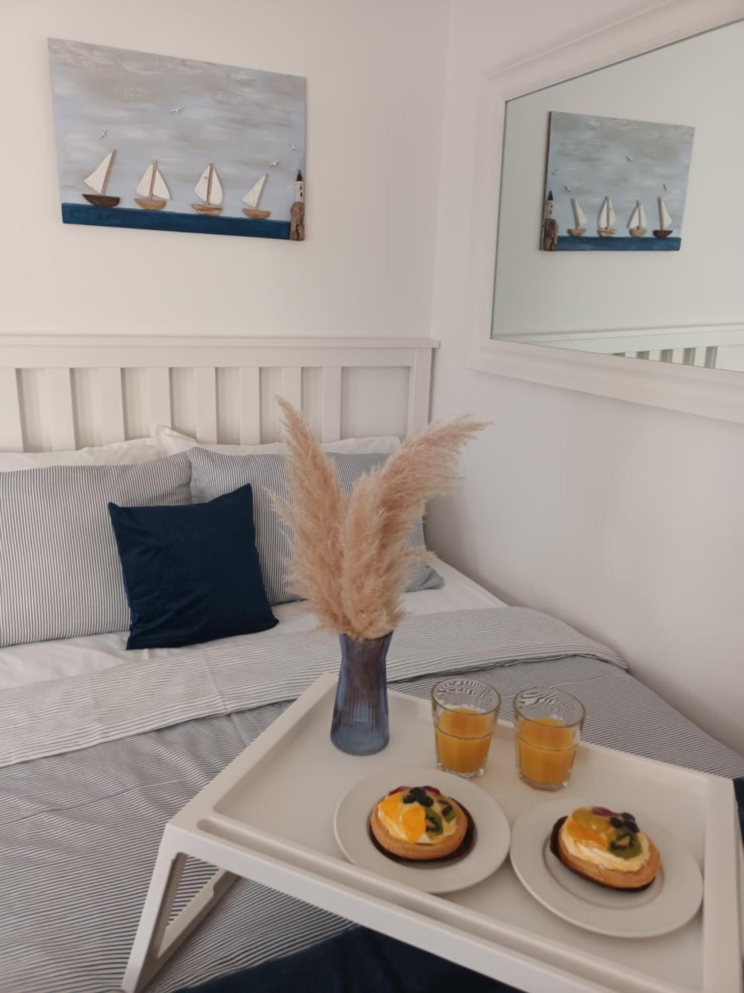App Hedonist Lägenhet Novigrad Istria Exteriör bild